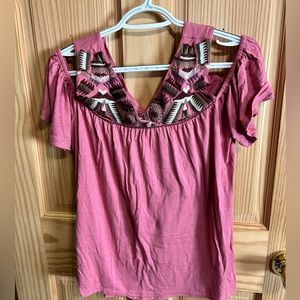 Women’s open shoulder top. Fits more like a M